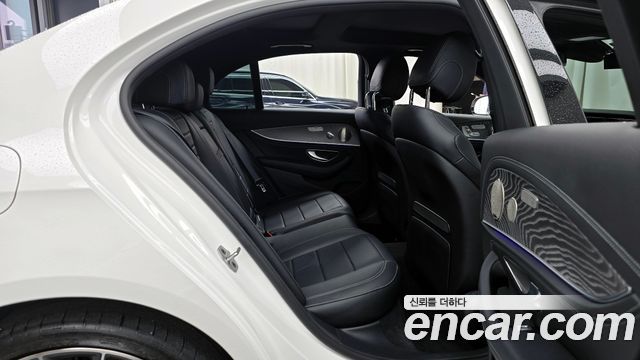 Mercedes-Benz E-Class E350 4MATIC AMG Line
