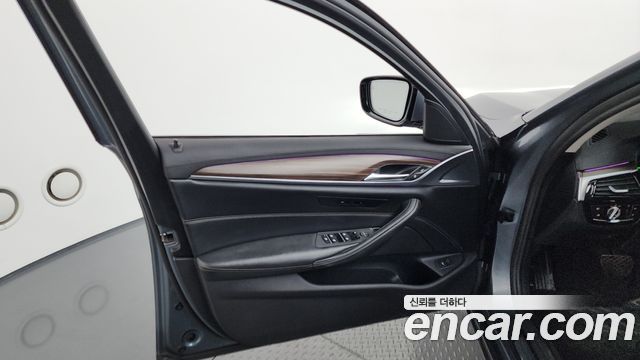 BMW 5-Series 530i Luxury Plus