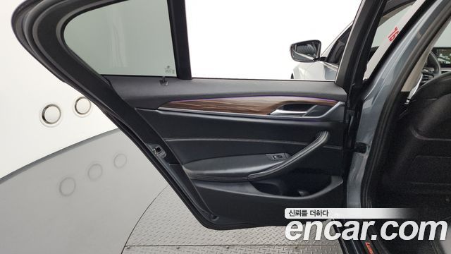 BMW 5-Series 530i Luxury Plus