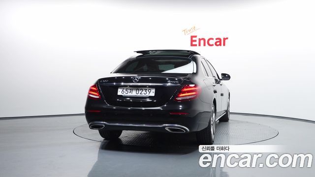 Mercedes-Benz E-Class E300 4MATIC Avnatgarde