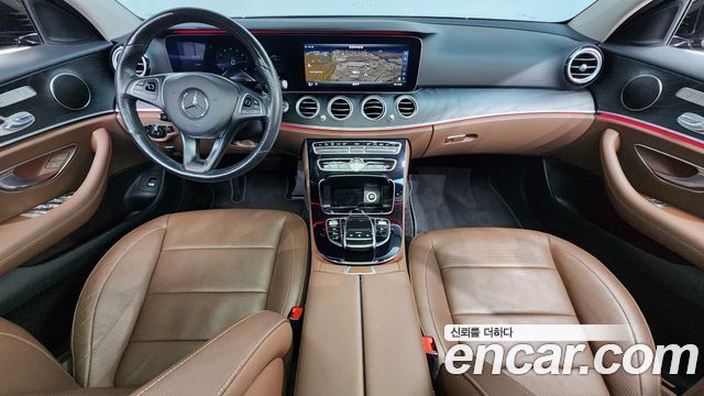 Mercedes-Benz E-Class E300 4MATIC Avnatgarde