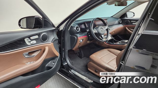 Mercedes-Benz E-Class E300 4MATIC Avnatgarde