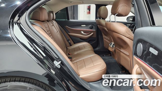 Mercedes-Benz E-Class E300 4MATIC Avnatgarde