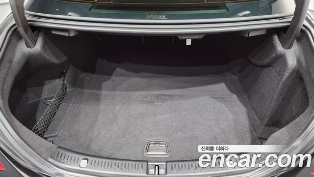 Mercedes-Benz E-Class E300 4MATIC Avnatgarde