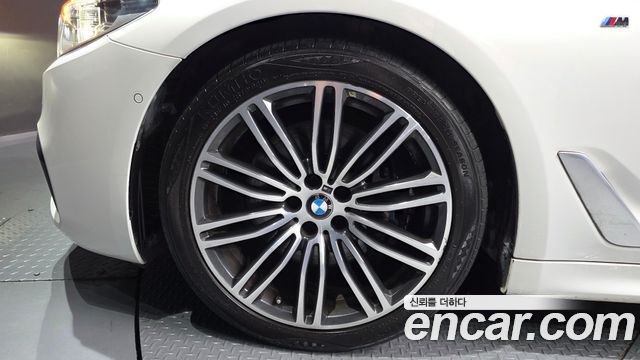BMW 5-Series 530i xDrive M Sport Package Plus