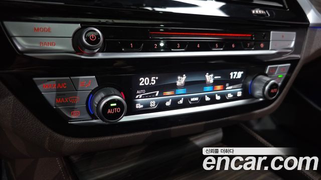 BMW 5-Series 530i xDrive M Sport Package Plus