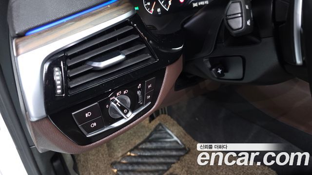 BMW 5-Series 530i xDrive M Sport Package Plus