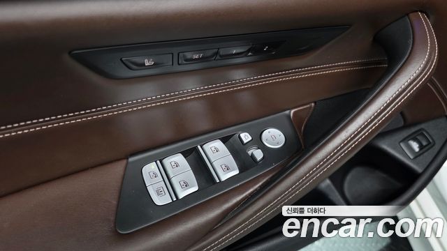 BMW 5-Series 530i xDrive M Sport Package Plus