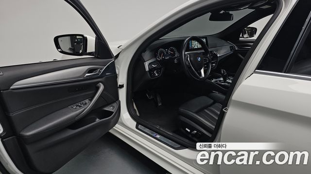 BMW 5-Series 530i xDrive M Sport Package
