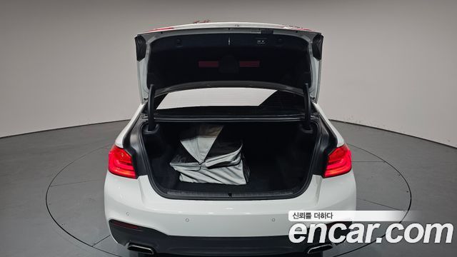 BMW 5-Series 530i xDrive M Sport Package