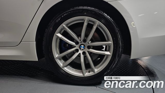 BMW 5-Series 530i xDrive M Sport Package