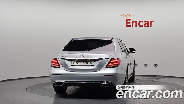 Mercedes-Benz E-Class E220d Avantgarde