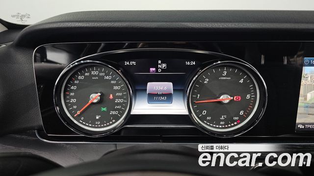Mercedes-Benz E-Class E220d Avantgarde
