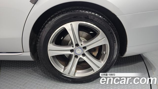 Mercedes-Benz E-Class E220d Avantgarde