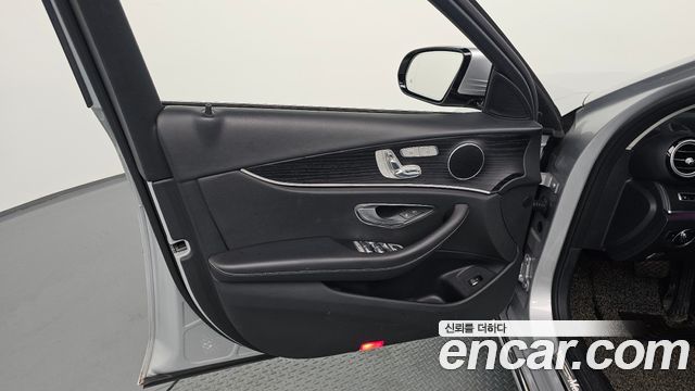 Mercedes-Benz E-Class E220d Avantgarde