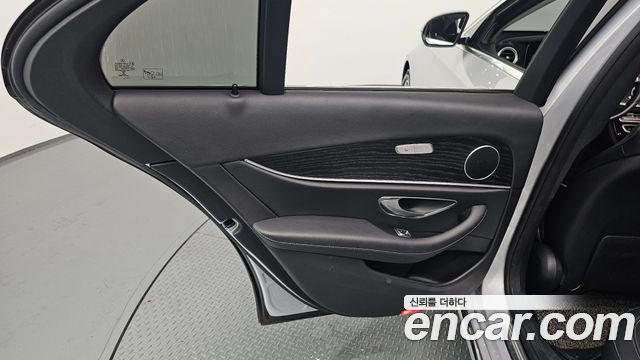 Mercedes-Benz E-Class E220d Avantgarde