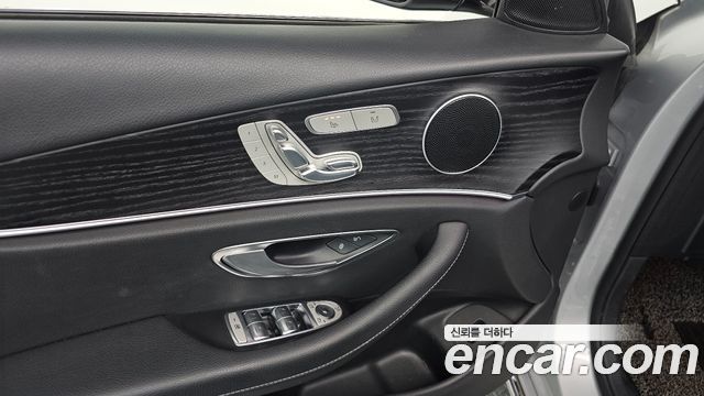 Mercedes-Benz E-Class E220d Avantgarde