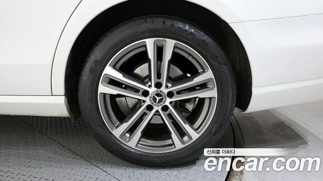 Mercedes-Benz E-Class E250 Avantgarde
