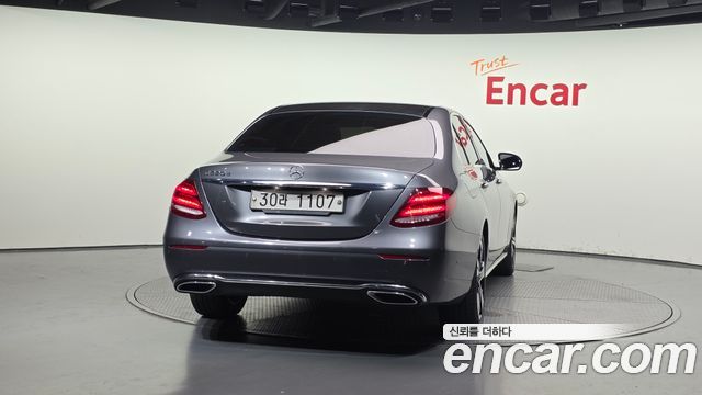 Mercedes-Benz E-Class E220d Avantgarde