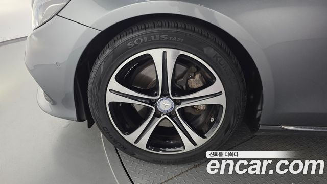 Mercedes-Benz E-Class E220d Avantgarde