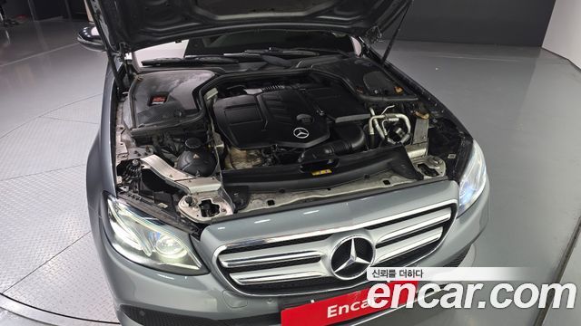 Mercedes-Benz E-Class E220d Avantgarde