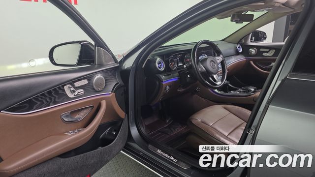 Mercedes-Benz E-Class E220d Avantgarde