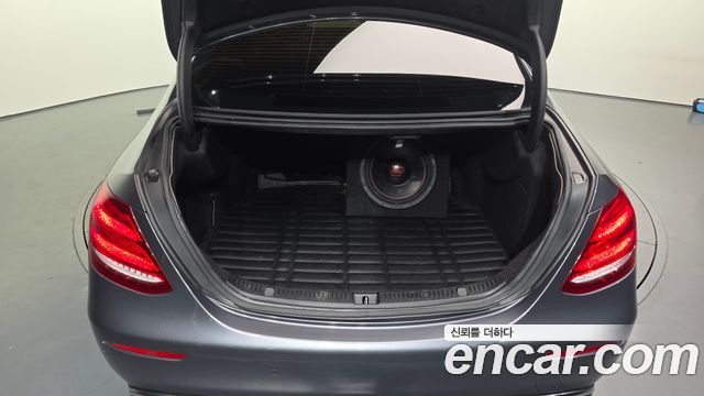 Mercedes-Benz E-Class E220d Avantgarde