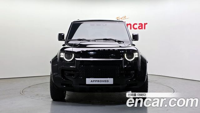 Land Rover Defender 110 P635 Octa Black