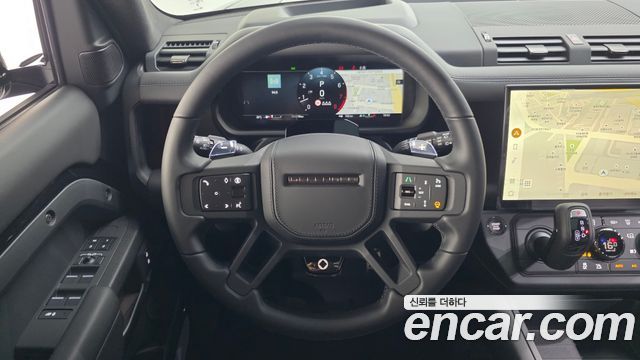 Land Rover Defender 110 P635 Octa Black