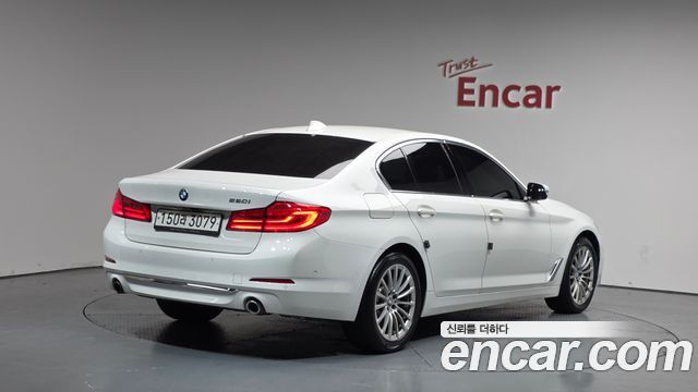 BMW 5-Series 520i Luxury