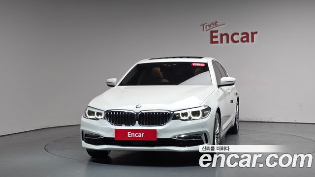 BMW 5-Series 520i Luxury