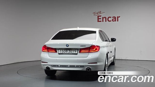 BMW 5-Series 520i Luxury