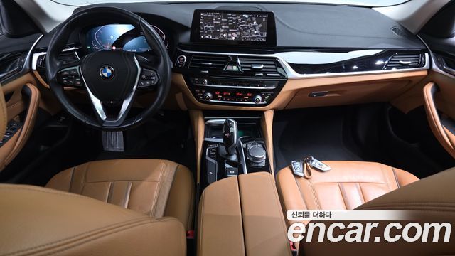 BMW 5-Series 520i Luxury