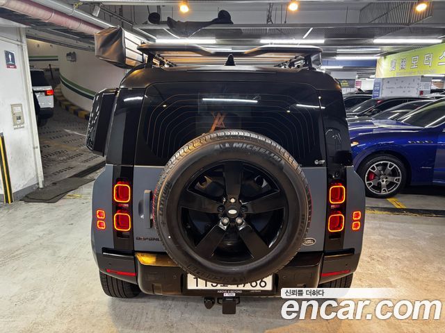 Land Rover Defender 110 D300 HSE