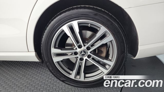 Mercedes-Benz E-Class E350 4MATIC Avantgarde