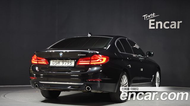 BMW 5-Series 520i Luxury