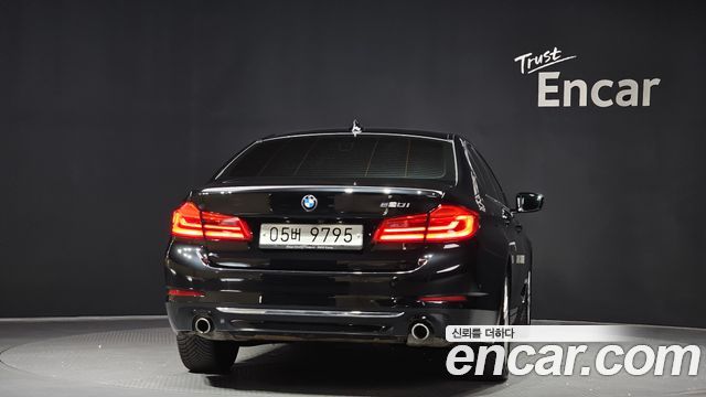 BMW 5-Series 520i Luxury