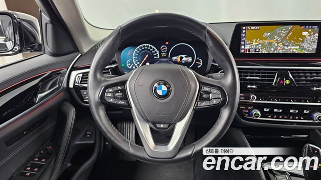 BMW 5-Series 520i Luxury