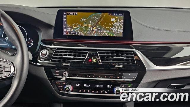 BMW 5-Series 520i Luxury