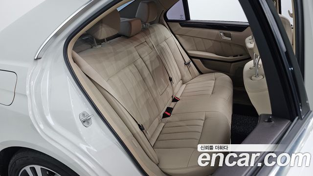 Mercedes-Benz E-Class E220 CDI Avantgarde