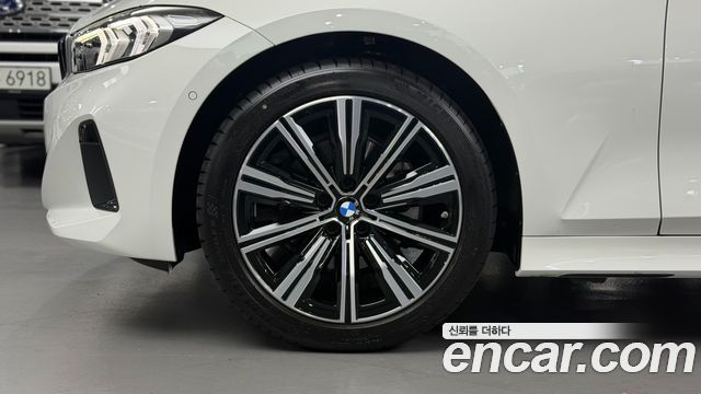BMW 3-Series 320i Touring