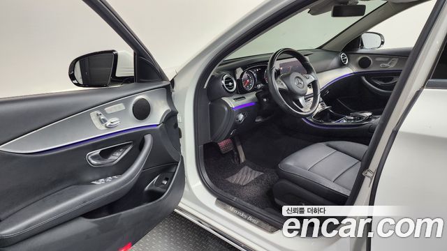 Mercedes-Benz E-Class E200 Avantgarde