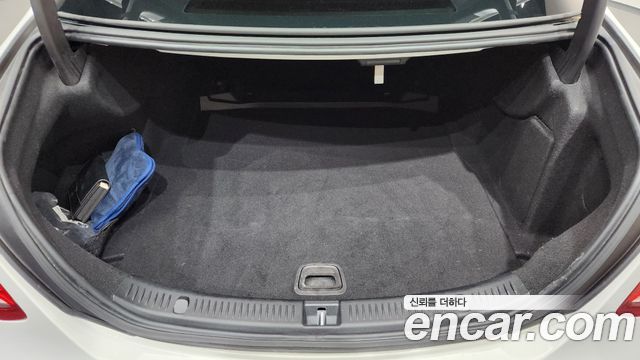 Mercedes-Benz E-Class E200 Avantgarde