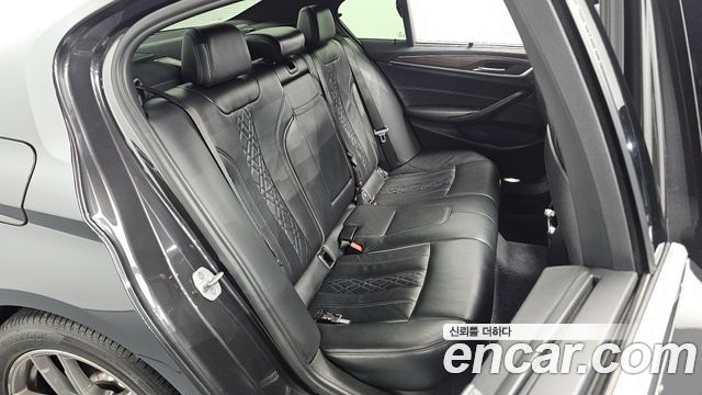 BMW 5-Series 520d M Sport Package Plus