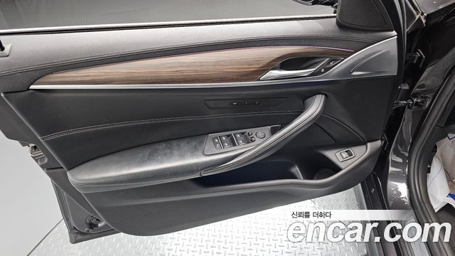 BMW 5-Series 520d M Sport Package Plus
