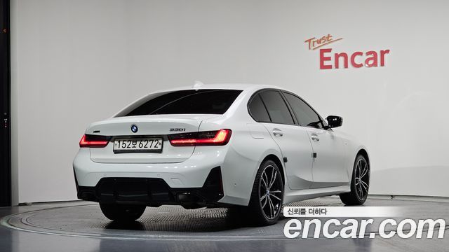 BMW 3-Series 330i xDrive M Sport