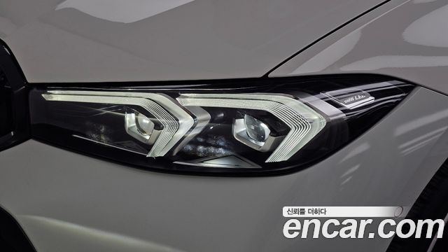 BMW 3-Series 330i xDrive M Sport