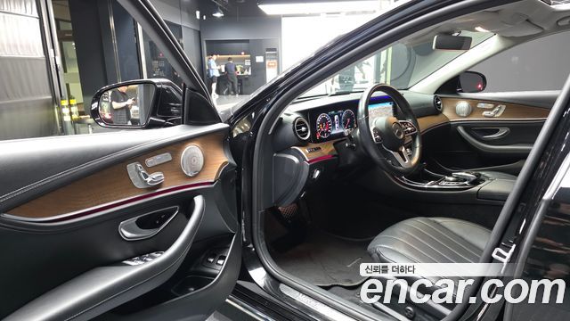 Mercedes-Benz E-Class E300e 4MATIC Exclusive