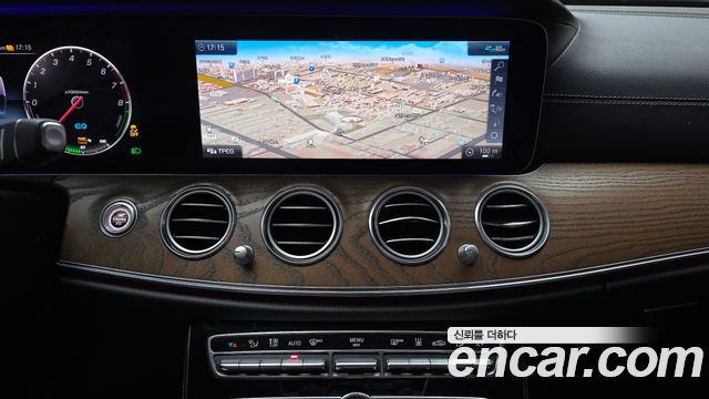Mercedes-Benz E-Class E300e 4MATIC Exclusive