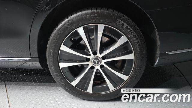 Mercedes-Benz E-Class E300e 4MATIC Exclusive